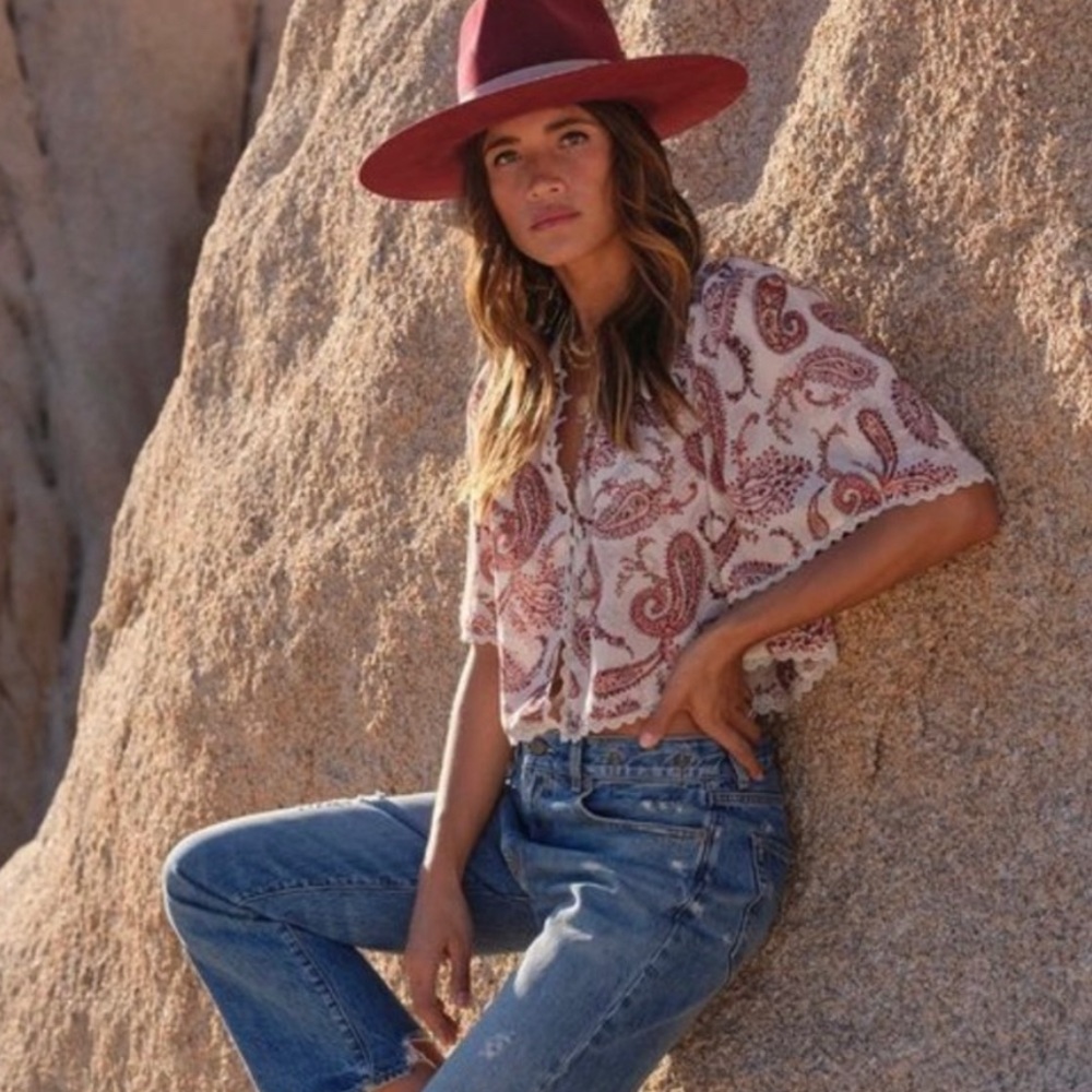 The Bright Side Morning Light Paisley Crop Top NWT